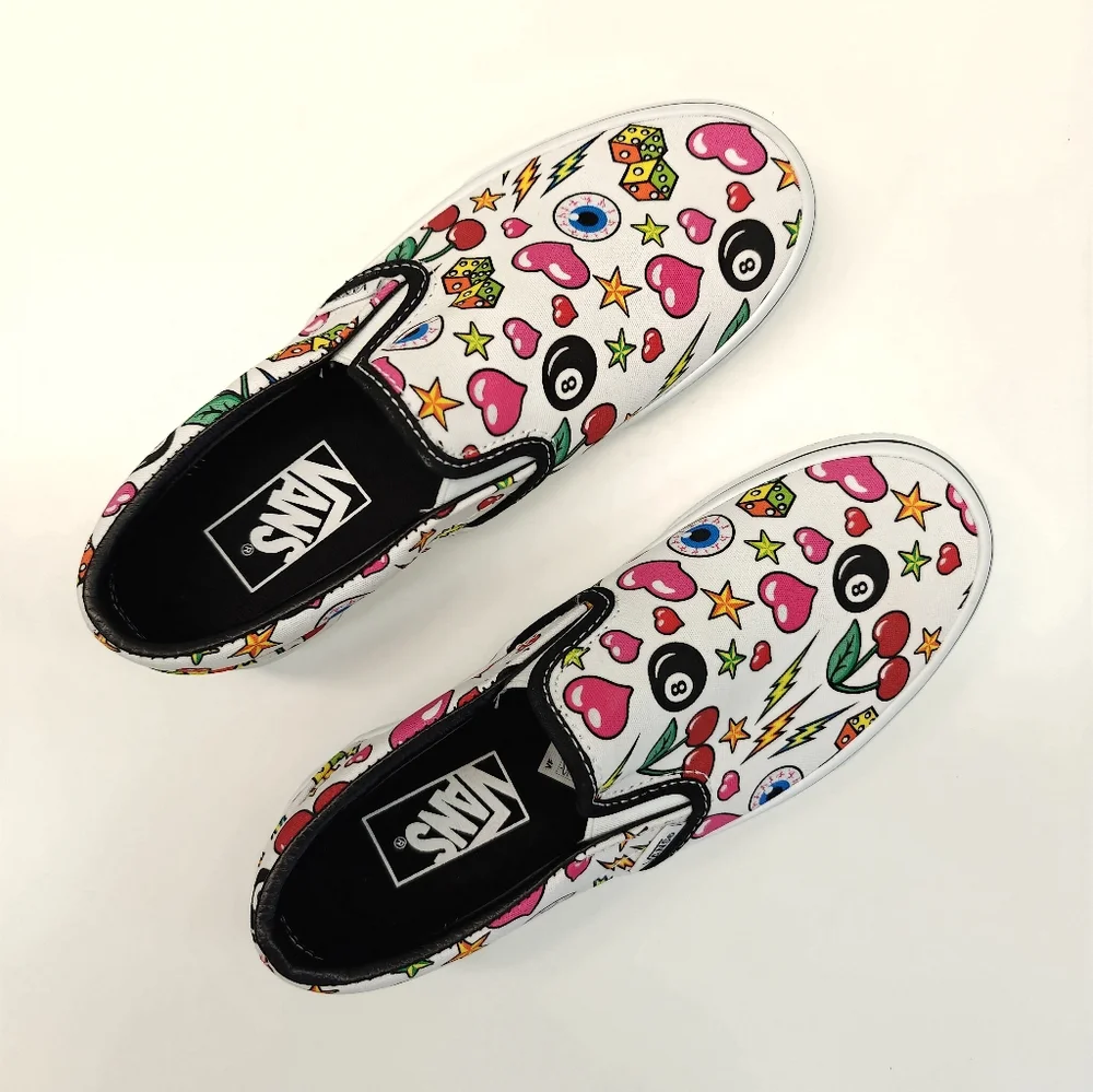 Vans Classic Slip-On Dice Bolts Hearts Eyeballs Cherries 8-Balls Print Women 7.5 - Picture 4 of 8